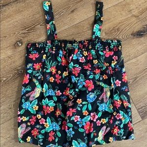 NWT Old Navy smocked swing top 🖤🌺🦜